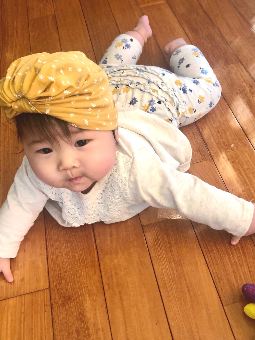 「私の推しブランド、キッズファッション、０歳、6ヶ月、生後6ヶ月、女の子、レギンス、プチプラ、ベビーコーデ、プチプラコーデ」｜「H&Mのターバンキャップ（帽子、グレー系）」を使った、hanamaruさん（キッズ・60cm）の冬コーディネートの1枚目の写真