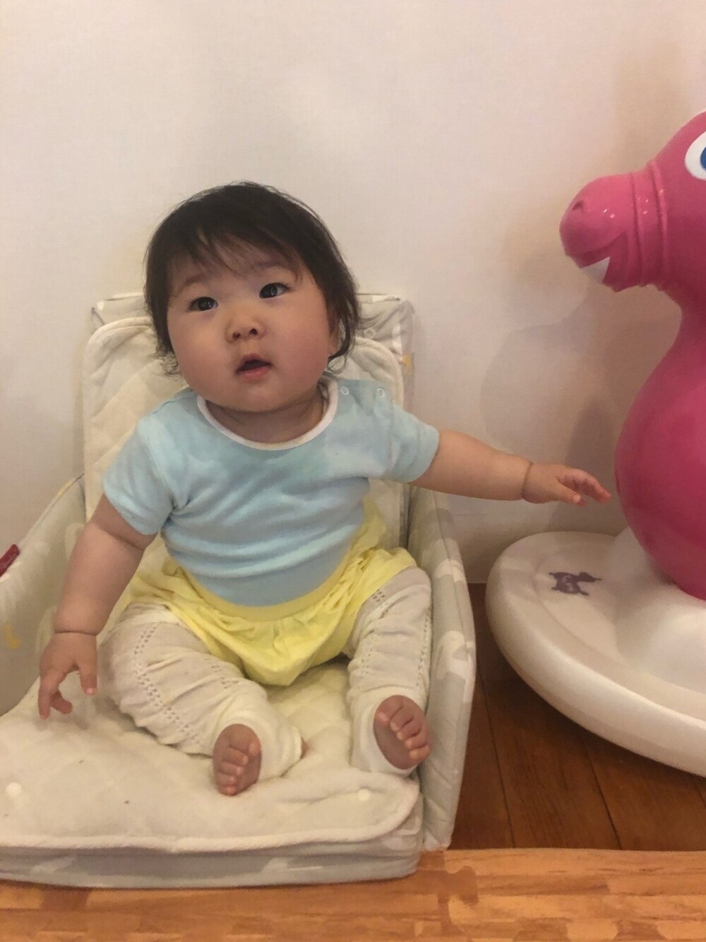 「キッズファッション、春コーデ、9ヶ月、０歳、Tシャツ、ベビーファッション、赤ちゃん、ショートパンツ、パステルカラー、パステル映える春」｜「nextのアイテム（ロンパース、グリーン系）」を使った、hanamaruさん（キッズ・60cm）の春コーディネートの1枚目の写真