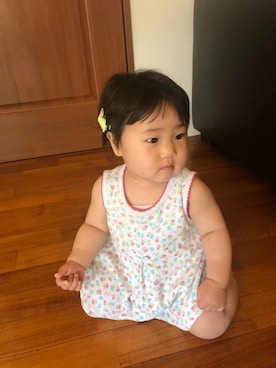 「petit main（プティマイン）のアイテム（バレッタ/ヘアクリップ）」を使った、hanamaruさん（キッズ・70cm）の春コーディネート