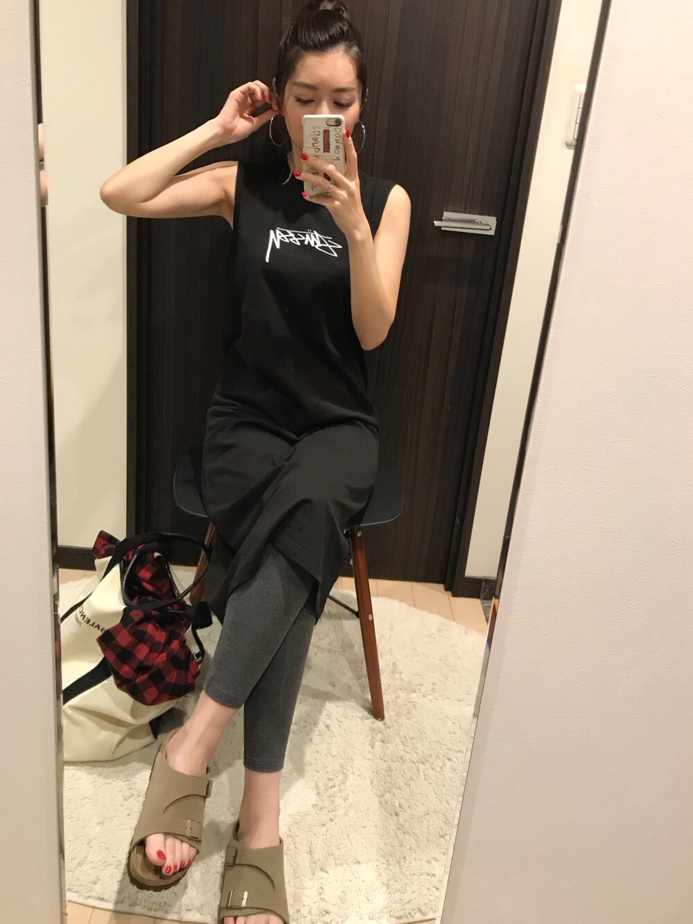 「birkenstock、ビルケンシュトック、METALLICSTONES、2018ss、夏コーデ、stussy、stussy women、ステューシー、ストリート、ワンピース」｜「STUSSYのEzra Muscle Dress（ドレス、ブラック系）」を使った、RUIさん（レディース・165cm）の夏コーディネートの1枚目の写真