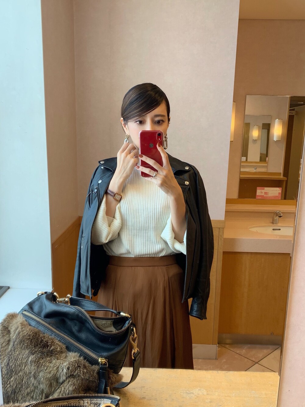 「chacocloset、NOLLEY'S、ノーリーズ、秋服、大人コーデ、ライダース、ブラウンコーデ、ニット、大人カジュアル、きれいめカジュアル」｜「SHIPS for womenのラムレザー ライダース（ライダースジャケット、ブラック系）」を使った、RUIさん（レディース・165cm）の秋コーディネートの1枚目の写真
