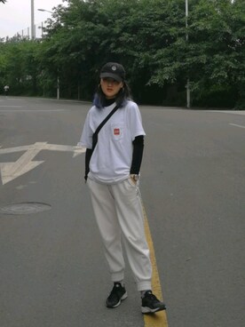 「bristonのアイテム（アナログ腕時計、ピンク系）」を使った、deeaanさん（レディース）の春コーディネート