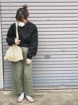「カーキパンツ」｜KURUMIさん（レディース・153cm）の秋コーディネート