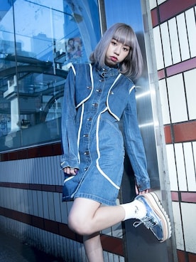 「Jeffrey Campbell（ジェフリーキャンベル）のアイテム（スニーカー）」を使った、Jeffrey Campbell OFFICIALさん（レディース・157cm）の春コーディネート