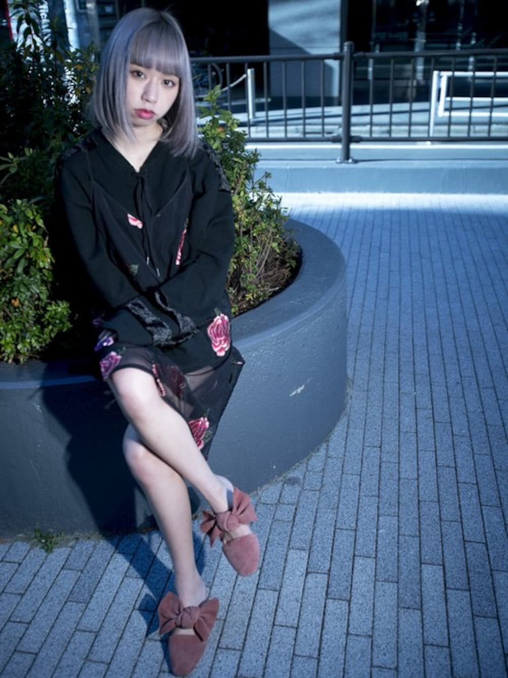 「リボン、スエード、サンダル、ジェフリーキャンベル(Jeffrey Campbell)、ミュール、JEFFREY CAMPBELL」｜「Jeffrey Campbellのビッグリボンスリッパシューズ（パンプス、ピンク系）」を使った、Jeffrey Campbell OFFICIALさん（レディース・157cm）の春コーディネートの1枚目の写真