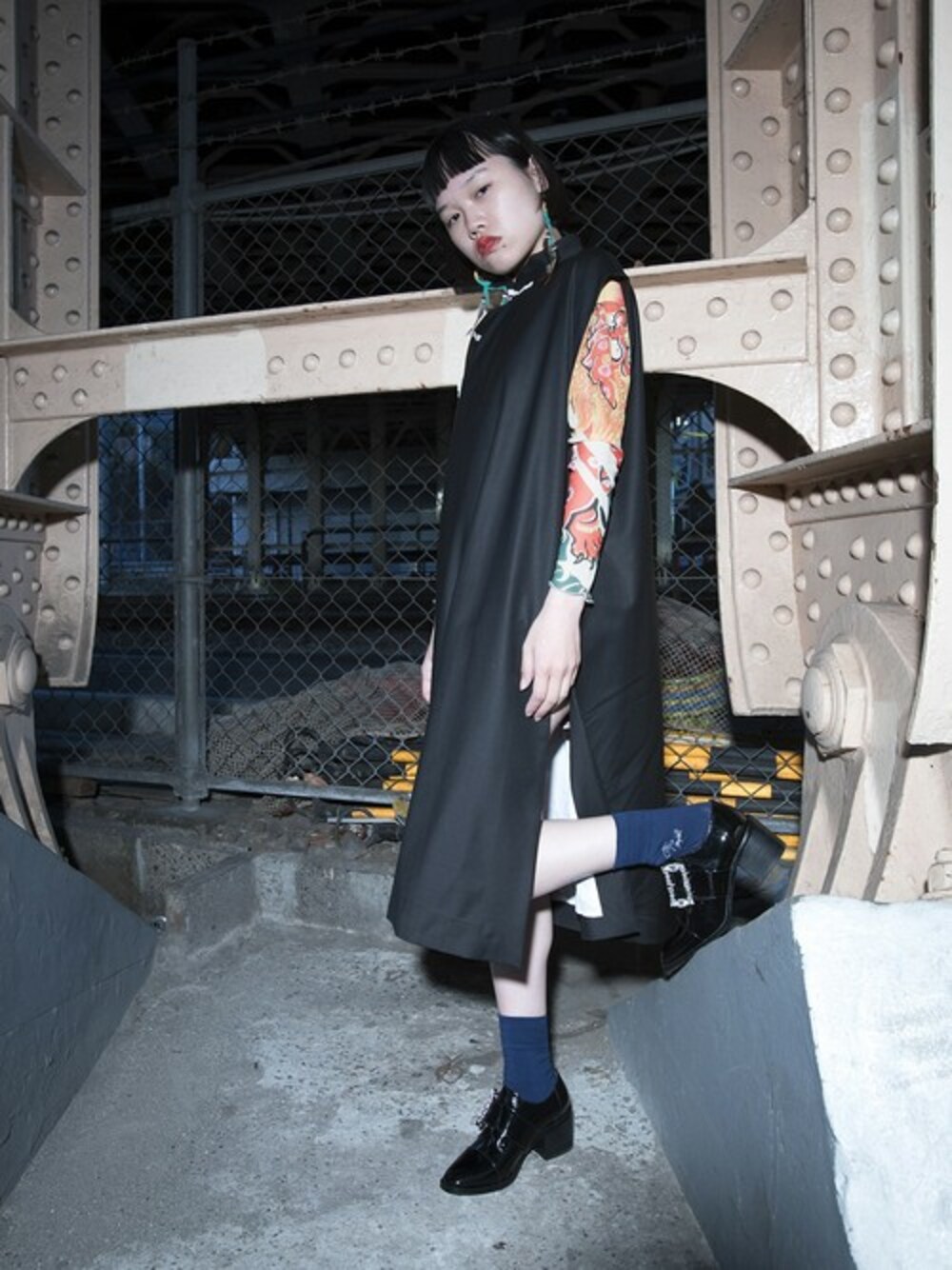 「ビジュー、ジェフリーキャンベル(Jeffrey Campbell)、JEFFREY CAMPBELL、バックルベルト、マジックテープ」｜「Jeffrey Campbellのモンクストラップシューズ（ローファー、ブラック系）」を使った、Jeffrey Campbell OFFICIALさん（レディース・157cm）の春コーディネートの1枚目の写真