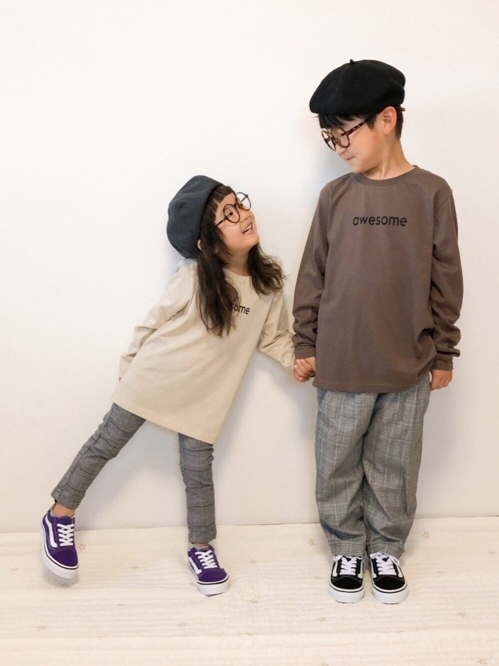 その他のTシャツ/カットソー、その他のTシャツ/カットソー、その他のその他パンツを着用したキッズの秋コーディネートの1枚目の写真