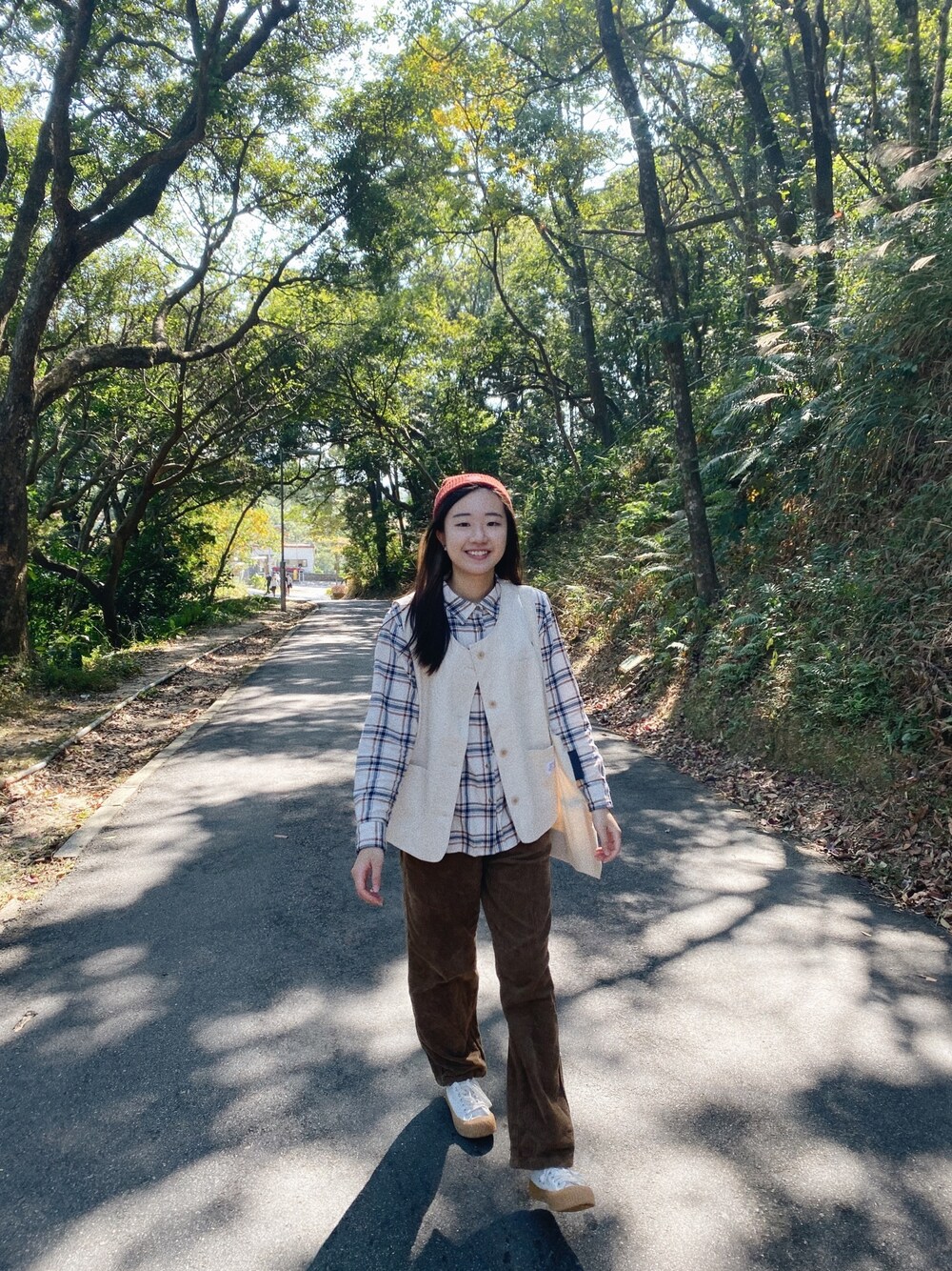 「UNIQLOのフランネルチェックシャツ（長袖）（シャツ/ブラウス、ホワイト系）」を使った、tungさん（レディース・161cm）の春コーディネートの1枚目の写真