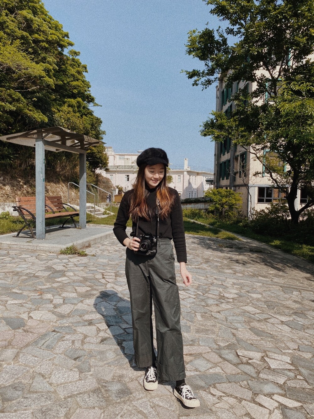 「Double Stepのアイテム（チノパンツ、グリーン系）」を使った、tungさん（レディース・161cm）の春コーディネートの1枚目の写真