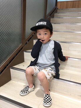 「GLOBAL WORK（グローバルワーク）のアイテム（Tシャツ/カットソー、グレー系）」を使った、HARUMAさん（キッズ）の夏コーディネート