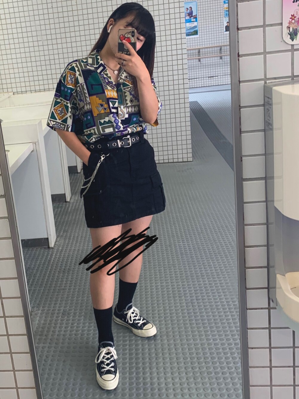 「夏コーデ、柄シャツ、converse、おしゃれさんと繋がりたい、古着、ZARA、シャツスタイル、VINTAGE、スニーカー」｜「古着屋のアイテム（シャツ/ブラウス、グリーン系）」を使った、라이(22)さん（レディース・153cm）の夏コーディネートの1枚目の写真