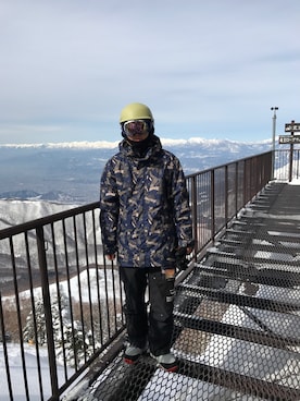 「SESSIONS（セッション）のアイテム（その他アウター）」を使った、マルさん（メンズ・180cm）の春コーディネート