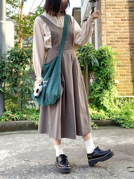 「JUNOAH（ジュノア）のアイテム（ジャンパースカート）」を使った、ちくわさん（レディース・162cm）の春コーディネート