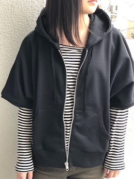 「アイテム（デニムパンツ、ベージュ系）」を使った、mintさん（レディース・164cm）の秋コーディネート