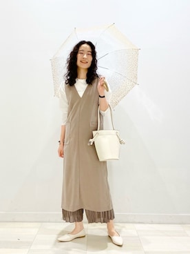 「サテンパンツ」｜「アイテム（ジャンパースカート）」を使った、YUKARIさん（レディース・169cm）の春コーディネート