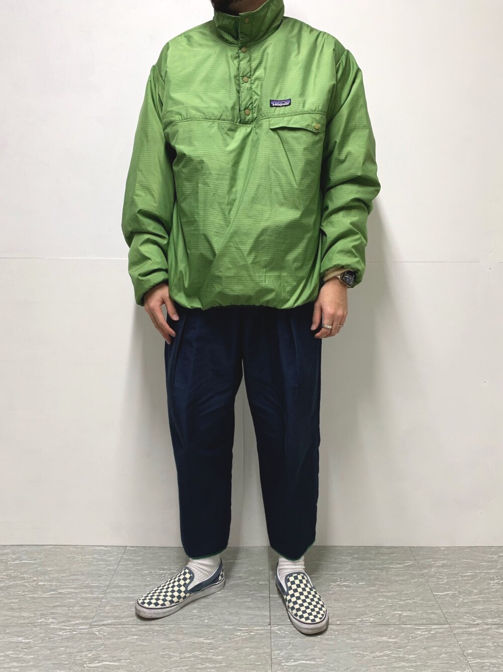 「大人カジュアル、秋コーデ、カジュアル、古着MIX、スニーカー、冬、patagonia、VANS、相互フォロー、カジュアルコーデ」｜「patagoniaのアイテム（ジャケット/アウター、グリーン系）」を使った、wear_hirokiさん（メンズ・173cm）の秋コーディネートの1枚目の写真