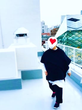 「Yohji Yamamoto（ヨウジヤマモト）のアイテム（ポンチョ）」を使った、www.cadechire.jpさん（メンズ・173cm）の夏コーディネート