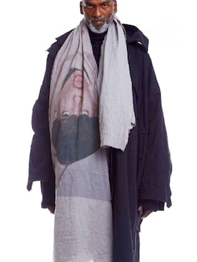 「アイテム（ストール/ショール、シルバー系）」を使った、www.cadechire.jpさん（メンズ・173cm）の秋コーディネート