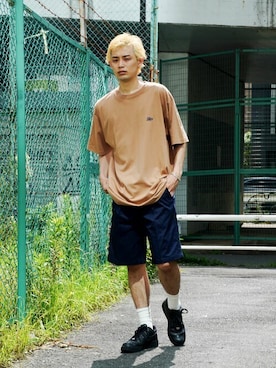 「SILAS（サイラス）のアイテム（Tシャツ/カットソー）」を使った、SILASさん（メンズ・180cm）の夏コーディネート