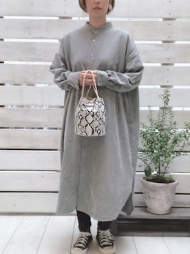 シャツワンピースを使った ブルーグレー の人気ファッションコーディネート Wear