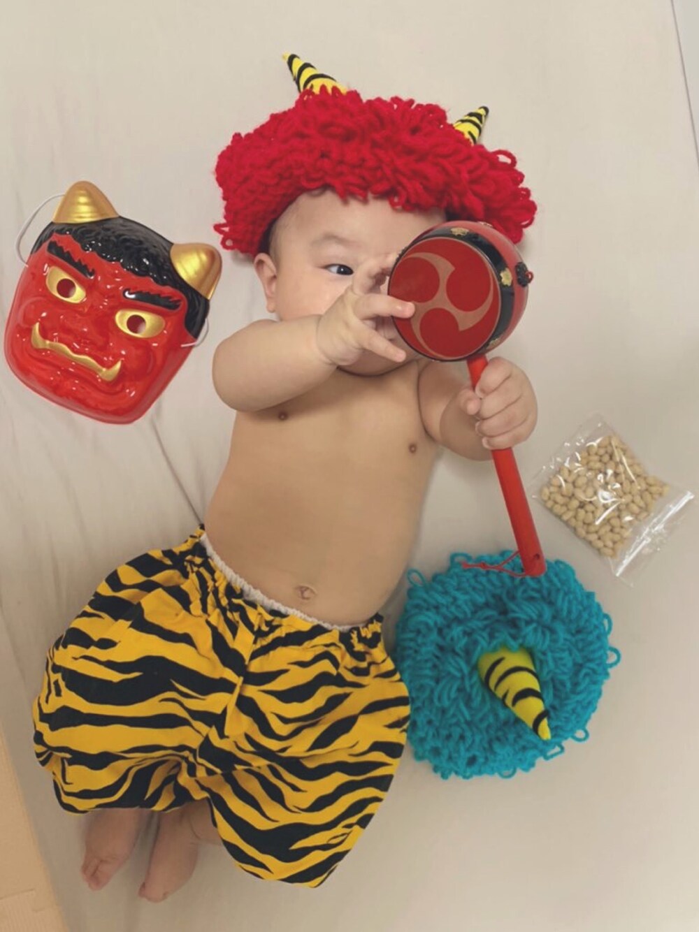 「節分、赤鬼、ベビーコーデ、男の子」｜「Handmadeのアイテム（ママ＆ベビー、イエロー系）」を使った、おみやさん（キッズ・60cm）の冬コーディネートの1枚目の写真