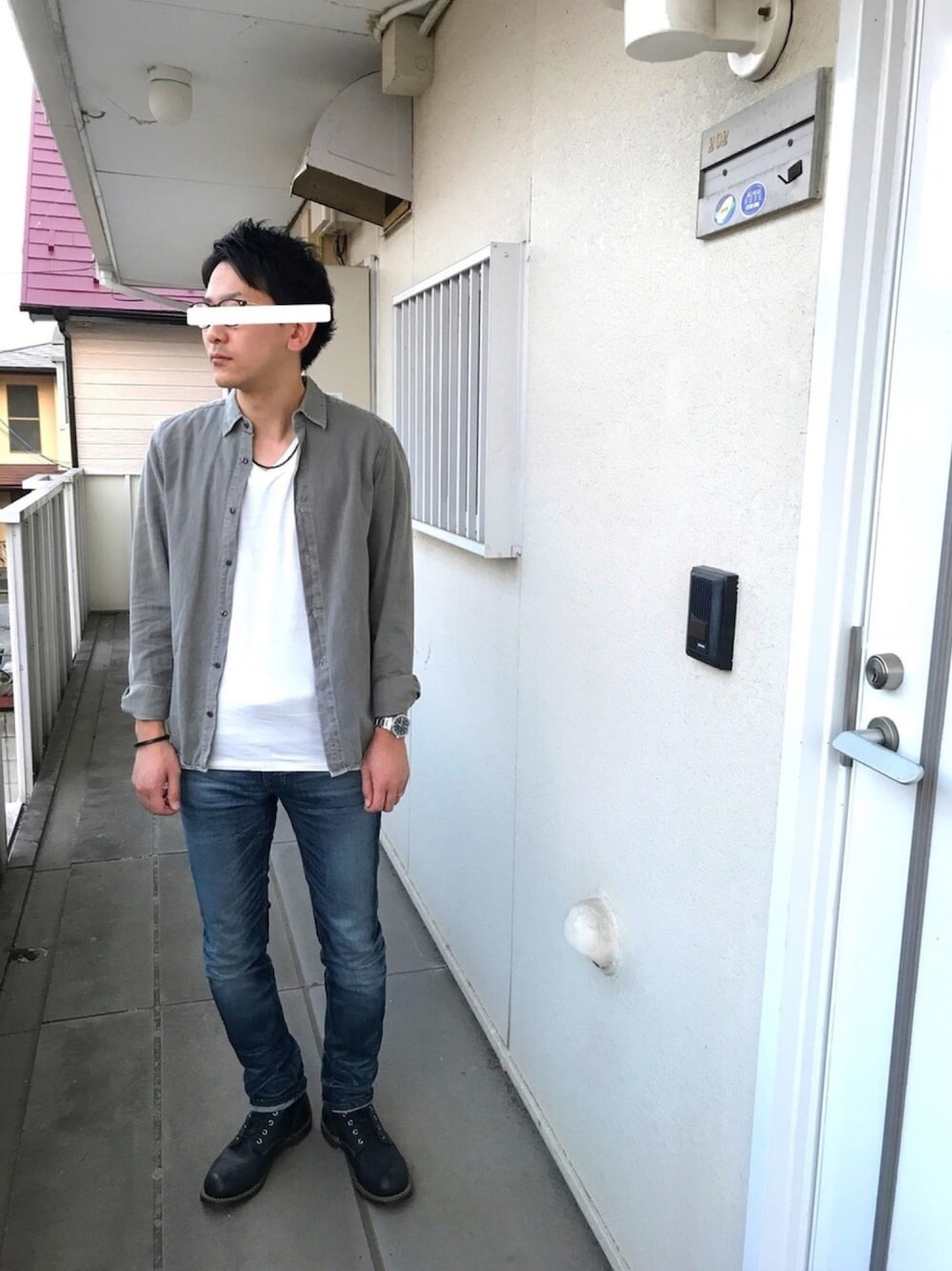 「夏、シンプルスタイル、大人カジュアル、休日スタイル、カジュアル、古着、革靴、オトナカジュアル、アメカジ、Nudie jeans」｜「Nudie JeansのALLAN/ORGANIC SOLID（シャツ/ブラウス、グレー系）」を使った、Hirokichiさん（メンズ・175cm）の夏コーディネートの1枚目の写真