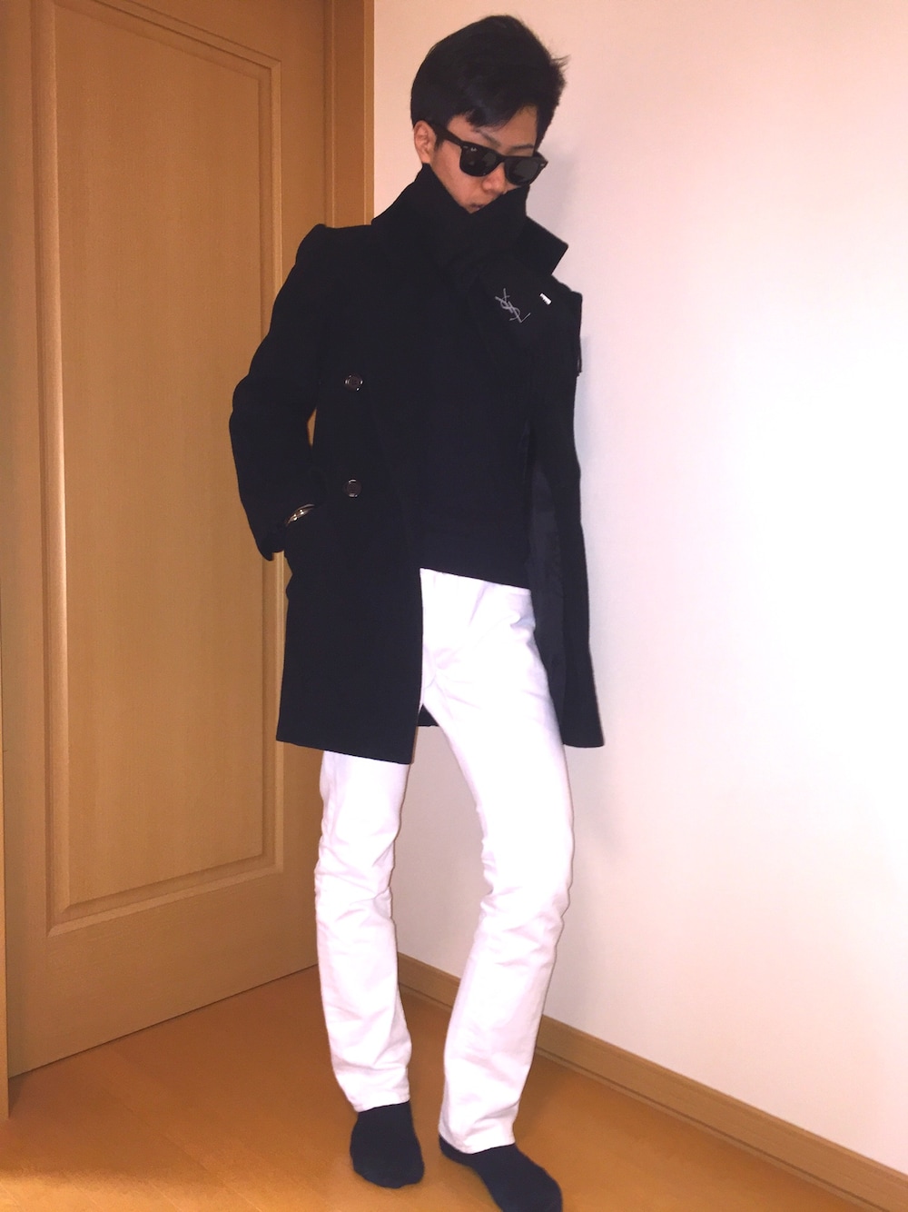 SAINT LAURENT PARISのチェスターコートを使った人気ファッション