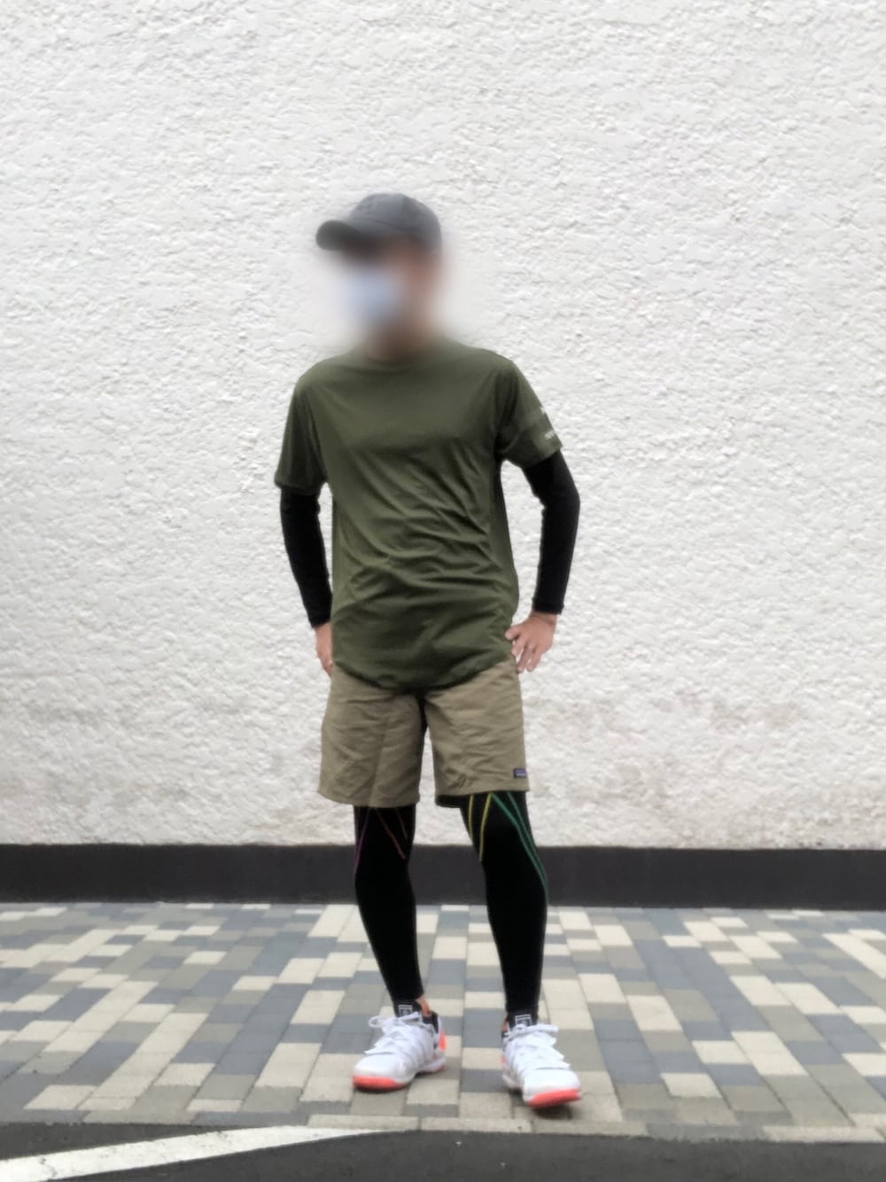 「娘とデート、春コーデ、タンパンスタイル、ランニングスタイル」｜「patagoniaのメンズ・バギーズ・ロング ７インチ（その他パンツ、ベージュ系）」を使った、rsskさん（メンズ・173cm）の春コーディネートの1枚目の写真