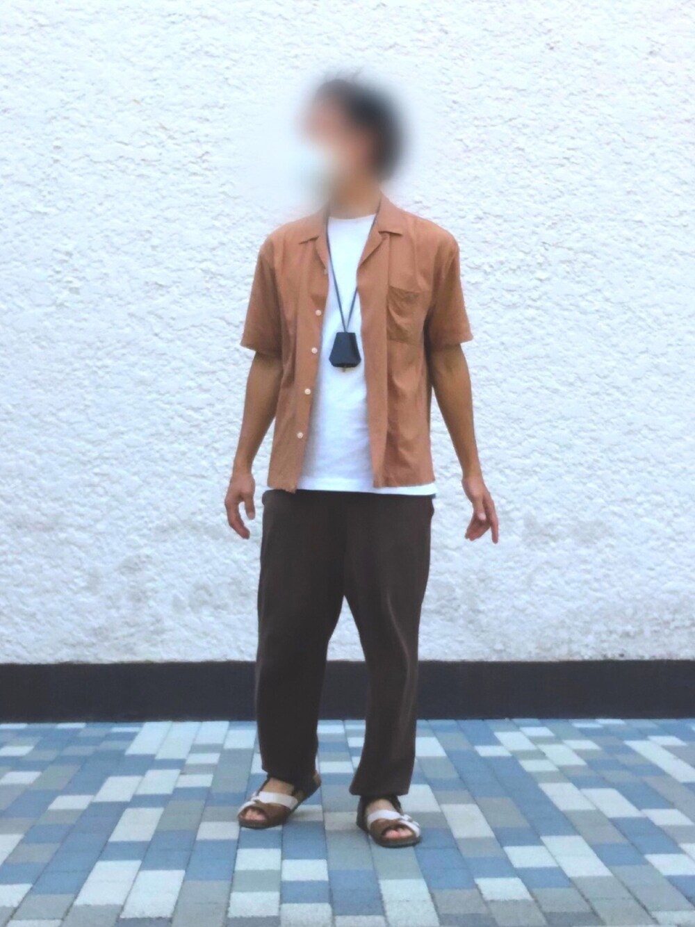 「プチプラ、AURALEE、サンダル、birkenstock、シャツ好き集まれ」｜「GUのアイテム（トップス、ブラウン系）」を使った、rsskさん（メンズ・173cm）の春コーディネートの1枚目の写真