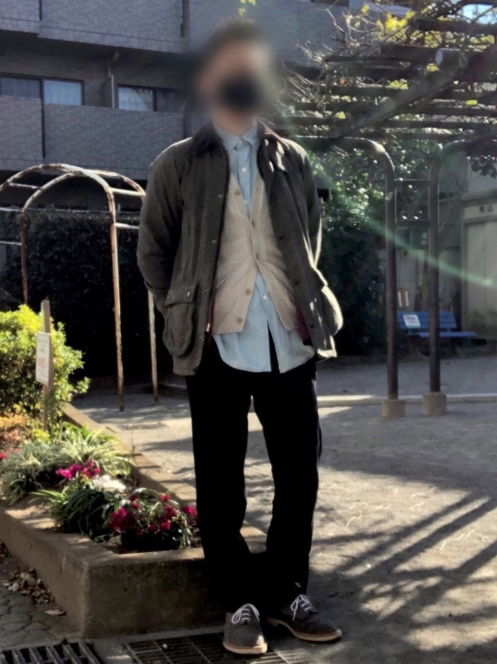 「ブラウンコーデ、大人カジュアル、キレイめ、tricker's、barbour、madison blue、お洒落さんとつながりたい」｜「Barbourの【別注】 ＜Barbour(バブアー)＞ WO BEDALE/アウター（ステンカラーコート、ブラウン系）」を使った、rsskさん（メンズ・173cm）の冬コーディネートの1枚目の写真