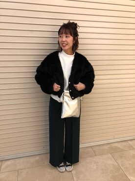 「HARE（ハレ）のアイテム（ショルダーバッグ、シルバー系）」を使った、ざきやまさん（レディース・161cm）の冬コーディネート