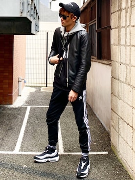 「NIKE（ナイキ）のNIKE AIR MAX 95 ESSENTIAL (BLACK/WHITE-WOLF GREY) 【SP】（スニーカー）」を使った、MOYA／YouTubeさん（メンズ・177cm）の春コーディネート