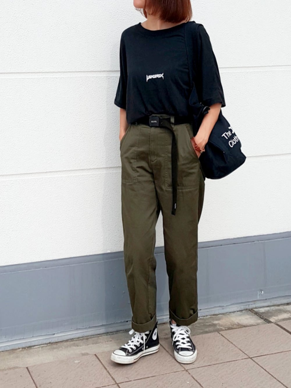 「LEGENDA、JEANASiS、ビッグT、ロゴT、ベーカーパンツ、トートバッグ、タックイン、ゆるコーデ、カーキ、秋色」｜「JEANASISのリボンツキベーカーパンツ/768824（その他パンツ、グリーン系）」を使った、**ゆぅ**さん（レディース・164cm）の秋コーディネートの1枚目の写真