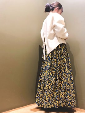 「CRAFT STANDARD BOUTIQUE（クラフトスタンダードブティック）の花柄ギャザースカート　＊（スカート）」を使った、Eriさん（レディース・148cm）の春コーディネート