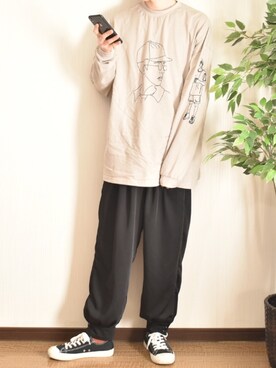 「部屋撮り」｜「アイテム（雑誌）」を使った、ぐりさん（メンズ・170cm）の春コーディネート