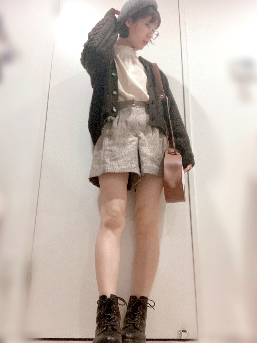 「秋のマイ旬スタイル、秋のコーデ、カジュアルコーデ、きれいめカジュアル、ベレー帽、ショートパンツ、ブーツ、ショートブーツ、カーディガン、GU」｜「AMERICAN HOLICのバスクベレー〇＊（ハンチング/ベレー帽、グレー系）」を使った、nomnomさん（レディース・160cm）の秋コーディネートの1枚目の写真