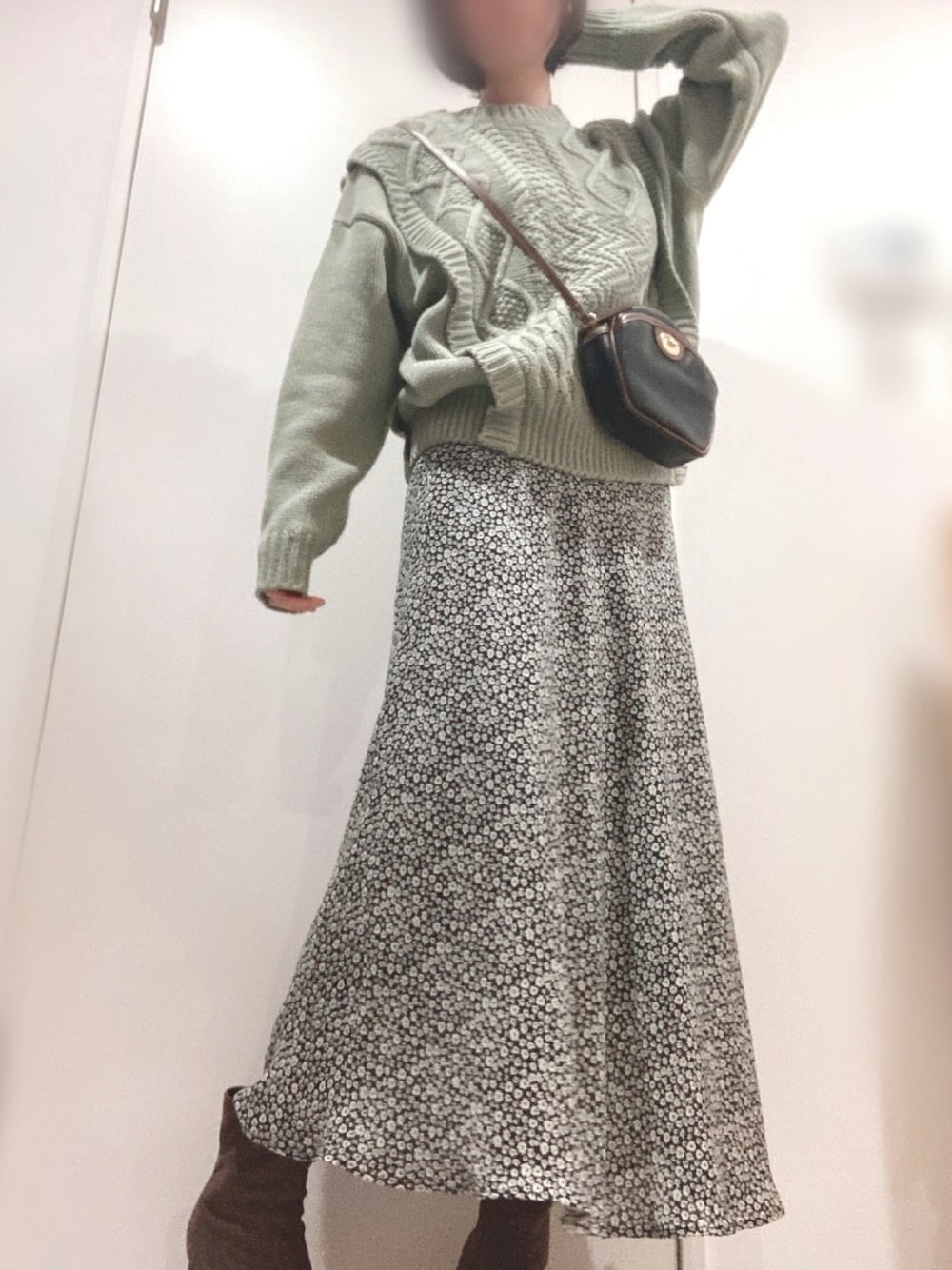 「年末WEAR感謝祭、オトナ女子、シンプルコーデ、ニット、ビッグシルエット、スカート、ロングスカート、キレイめ、UNIQLO、グリーン」｜「niko and...の【小松菜奈さん着用アイテム】洗えるパッチワークケーブルプルオーバー（ニット/セーター、グリーン系）」を使った、nomnomさん（レディース・160cm）の冬コーディネートの1枚目の写真