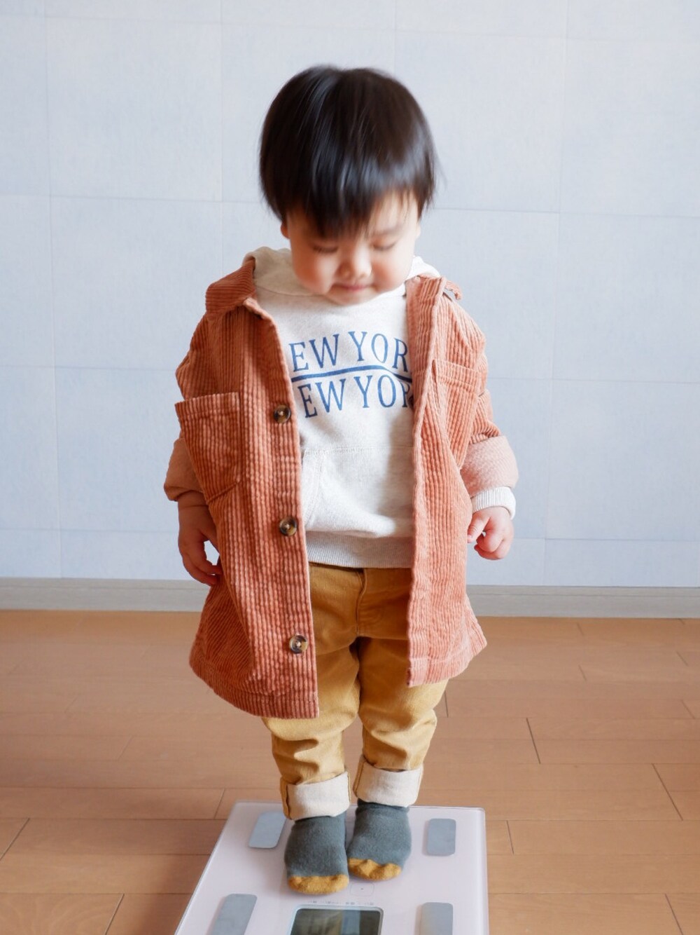 「春アウター、コーデュロイジャケット、パーカー×ジャケット、ZARA、オレンジ」｜「ZARA BABYのアイテム（シャツ/ブラウス、オレンジ系）」を使った、soootaさん（キッズ・80cm）の春コーディネートの1枚目の写真