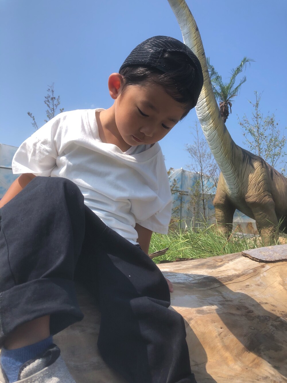 「devirockのアイテム（Tシャツ/カットソー、ホワイト系）」を使った、tomoyuki0717さん（メンズ・176cm）の夏コーディネートの1枚目の写真