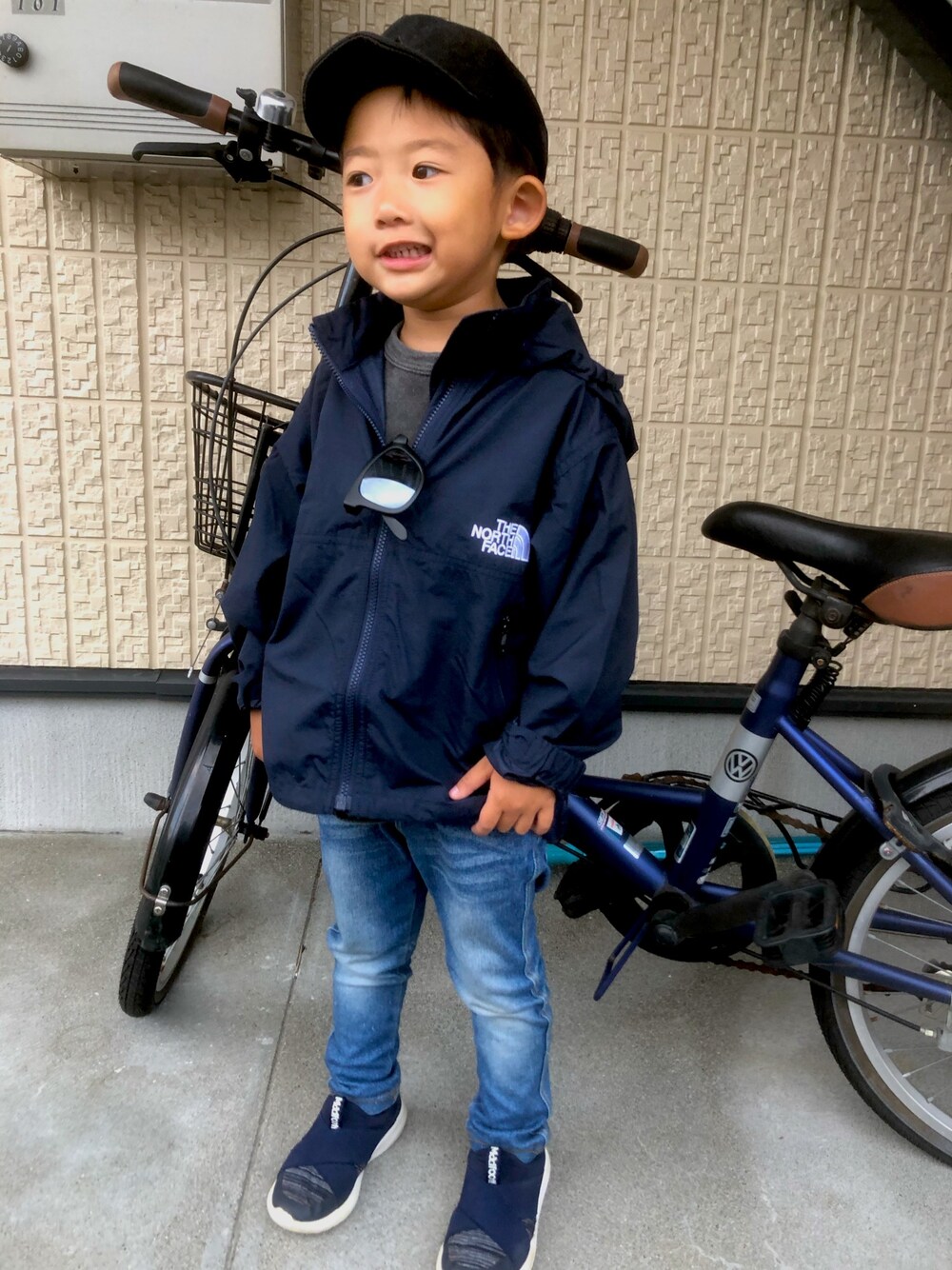 「THE NORTH FACEのTHE NORTH FACE/ザ ノース フェイス　Compact Jacket/コンパクトジャケット（ナイロンジャケット、ブルー系）」を使った、tomoyuki0717さん（メンズ・100cm）の秋コーディネートの1枚目の写真