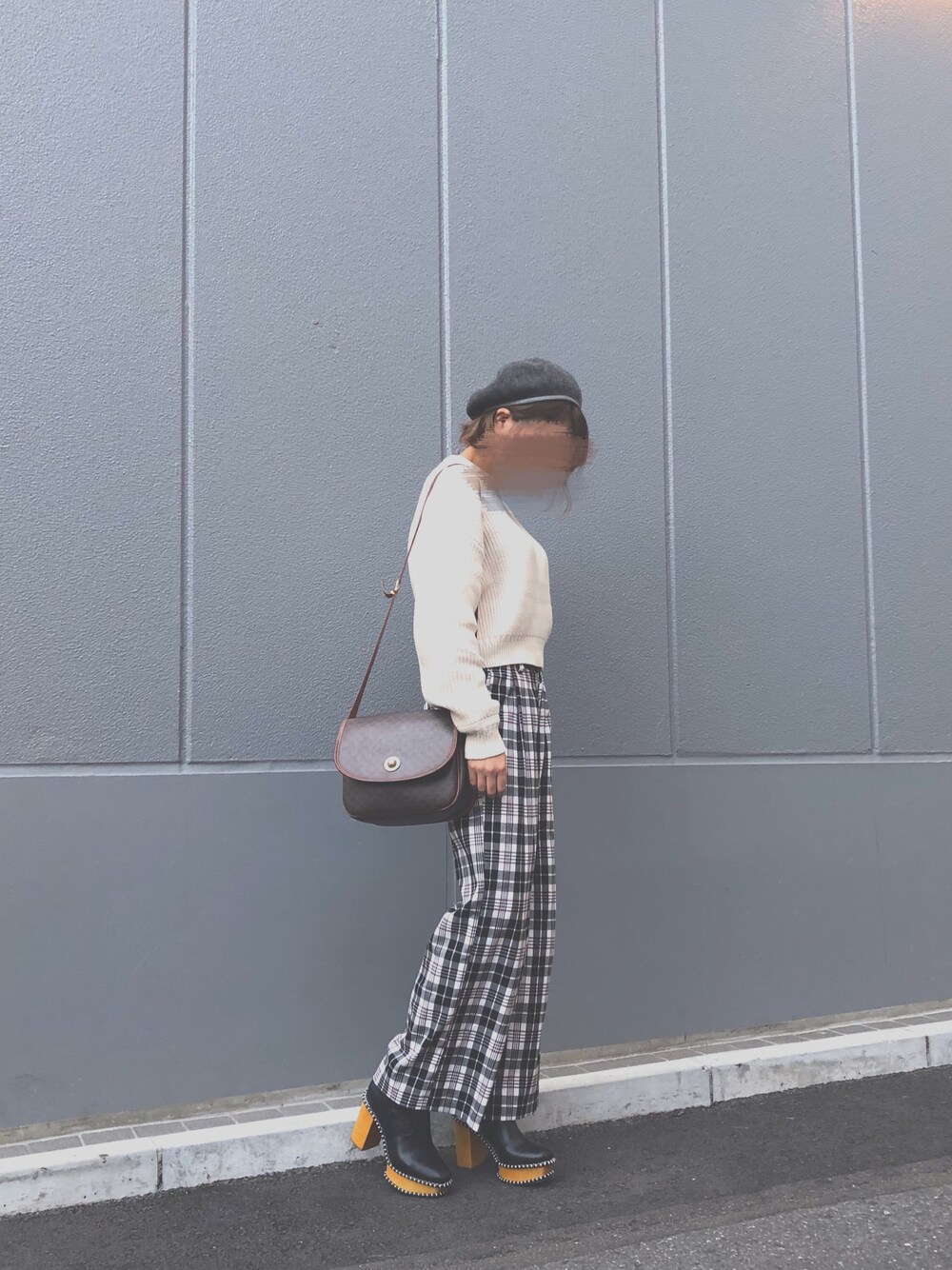 「ワイドパンツ、秋コーデ、カジュアル、秋」｜「WEGOのWEGO/チェックワイドパンツ（その他パンツ、ブラック系）」を使った、HARUさん（レディース・160cm）の秋コーディネートの1枚目の写真