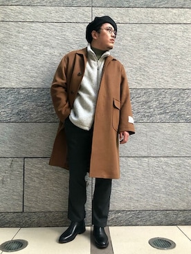 「グレーパンツ」｜「アイテム（ステンカラーコート）」を使った、酒井さん（メンズ・174cm）の冬コーディネート