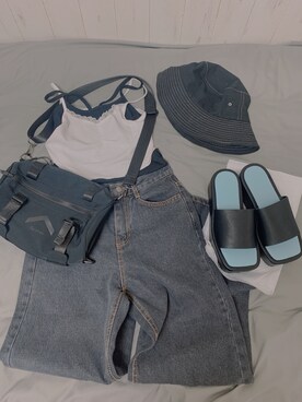 「FEKETE（フェケテ）のFEKETE SQUARE TOE PLATFORM SANDAL（サンダル、ブラック系）」を使った、imiさん（レディース・160cm）の夏コーディネート