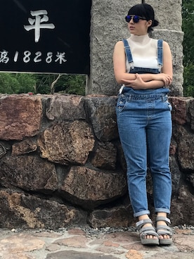 「Tシャツ×デニム」｜「アイテム（サロペット/オーバーオール）」を使った、Nashiaさん（レディース・167cm）の夏コーディネート