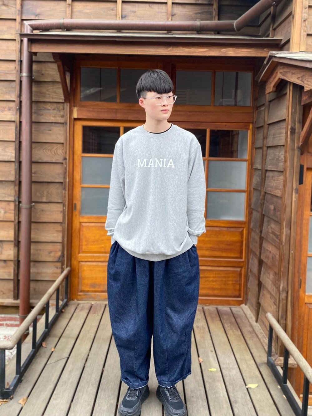 「Maniaのアイテム（その他トップス、グレー系）」を使った、小白さん（メンズ・180cm）の冬コーディネートの1枚目の写真