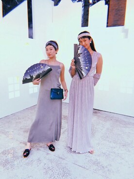 「アイテム（ジャンパースカート、シルバー系）」を使った、Meredith N KING寜謐謐さん（レディース・168cm）の秋コーディネート