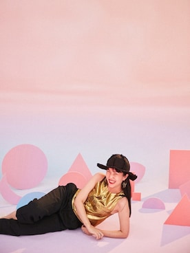 「DRIES VAN NOTEN（ドリスヴァンノッテン）のアイテム（スラックス）」を使った、Meredith N KING寜謐謐さん（レディース・168cm）の秋コーディネート