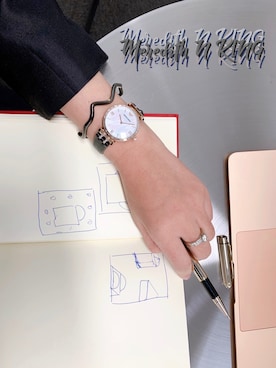 Meredith N KING寜謐謐さんのコーディネート