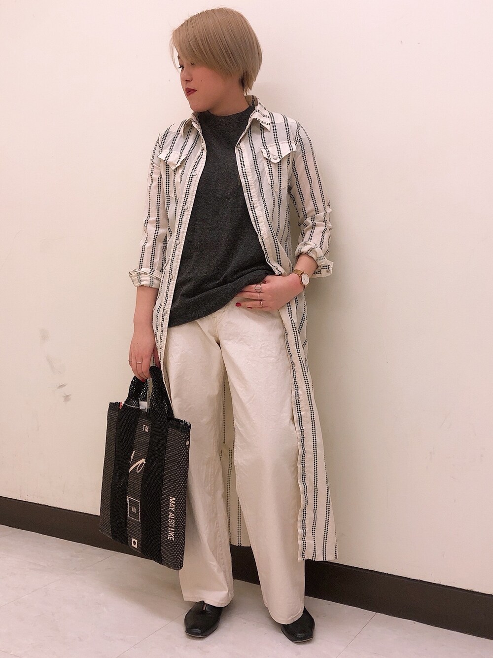 「REMI RELIEF、メンズライク、レミレリーフ、別注アイテム、カジュアルコーデ、ビーセカンド(B'2nd)」｜「REMI RELIEFのREMI RELIEF（レミレリーフ）別注エステルリネン天竺ノースリーブ（Tシャツ/カットソー、ブラック系）」を使った、amiさん（レディース・160cm）の春コーディネートの1枚目の写真