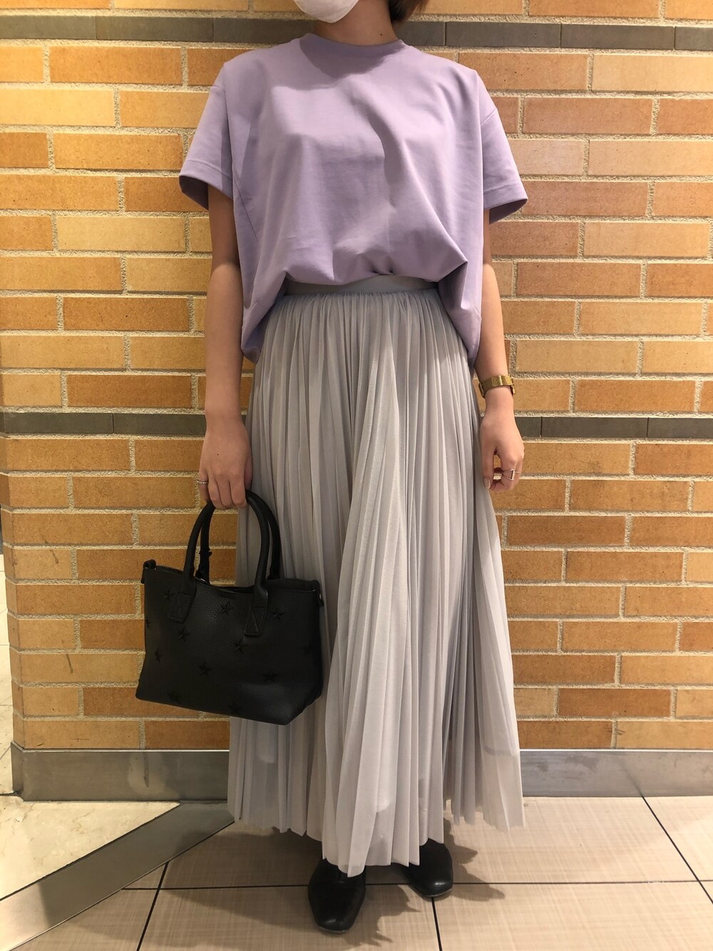 「ドロイトベロ、droitbello、ラベンダー、Tシャツ、フレアスカート、プリーツスカート、レキサミ、rekisami、ビーセカンド(B'2nd)」｜「DROIT BELLOのDROIT BELLO（ドロイトベロ）裾ラウンドTシャツ（Tシャツ/カットソー、パープル系）」を使った、amiさん（レディース・160cm）の夏コーディネートの1枚目の写真